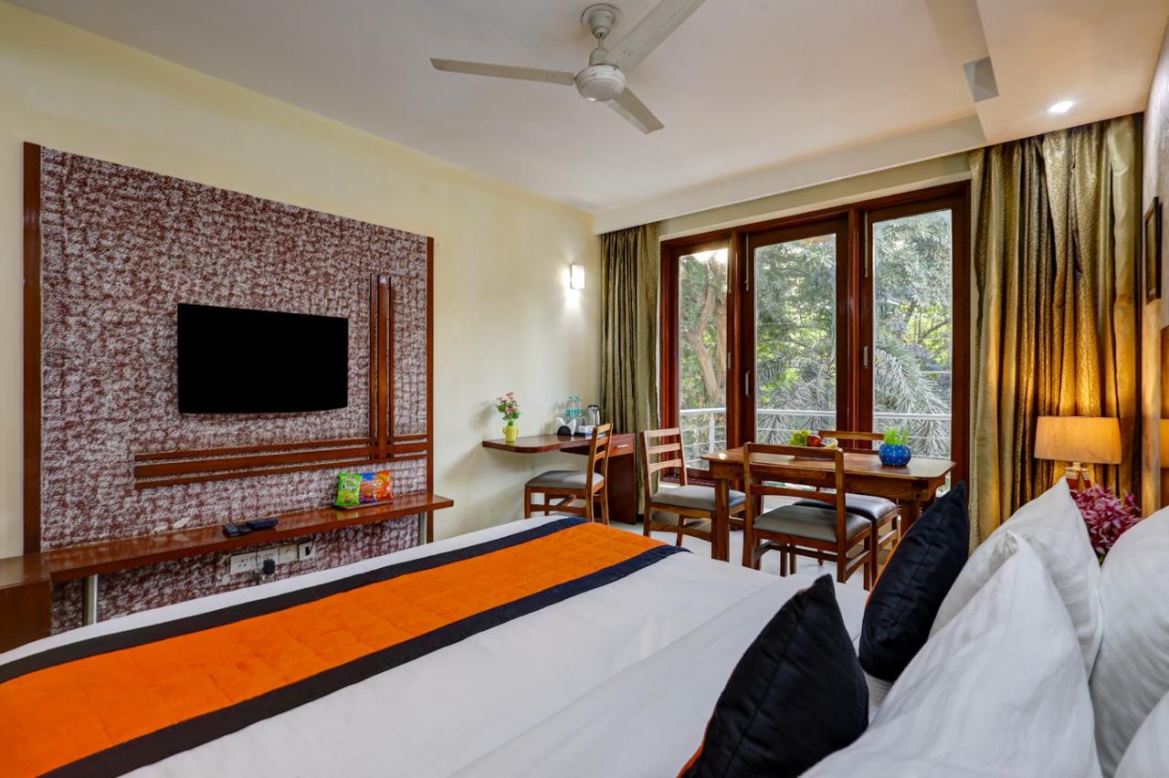 Hotel Bstays Iffco Chowk Sector 29 - Tap to explore photos