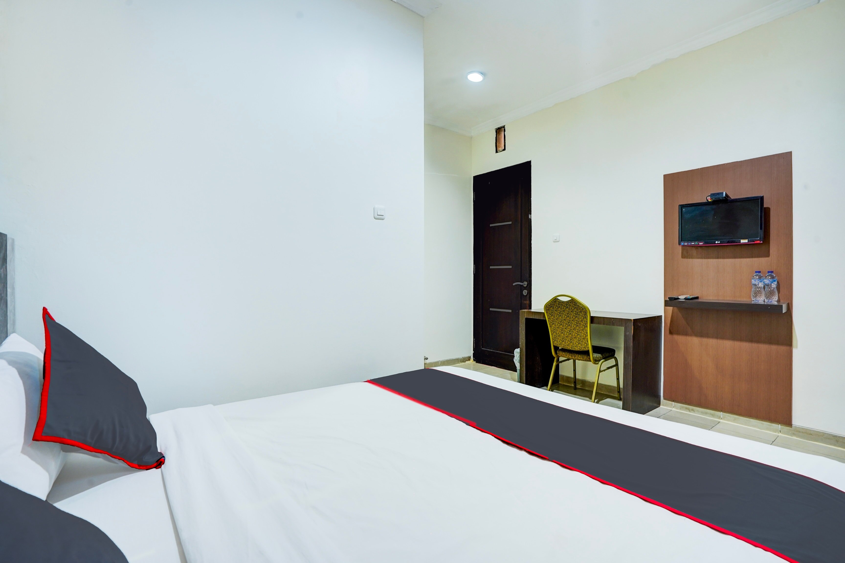 Hotel O Padang City Center Near Pantai Padang Formerly D'Dhave Hotel - Tap to explore photos