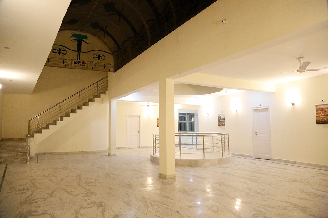 Hotel Jamla Inn - Tap to explore photos
