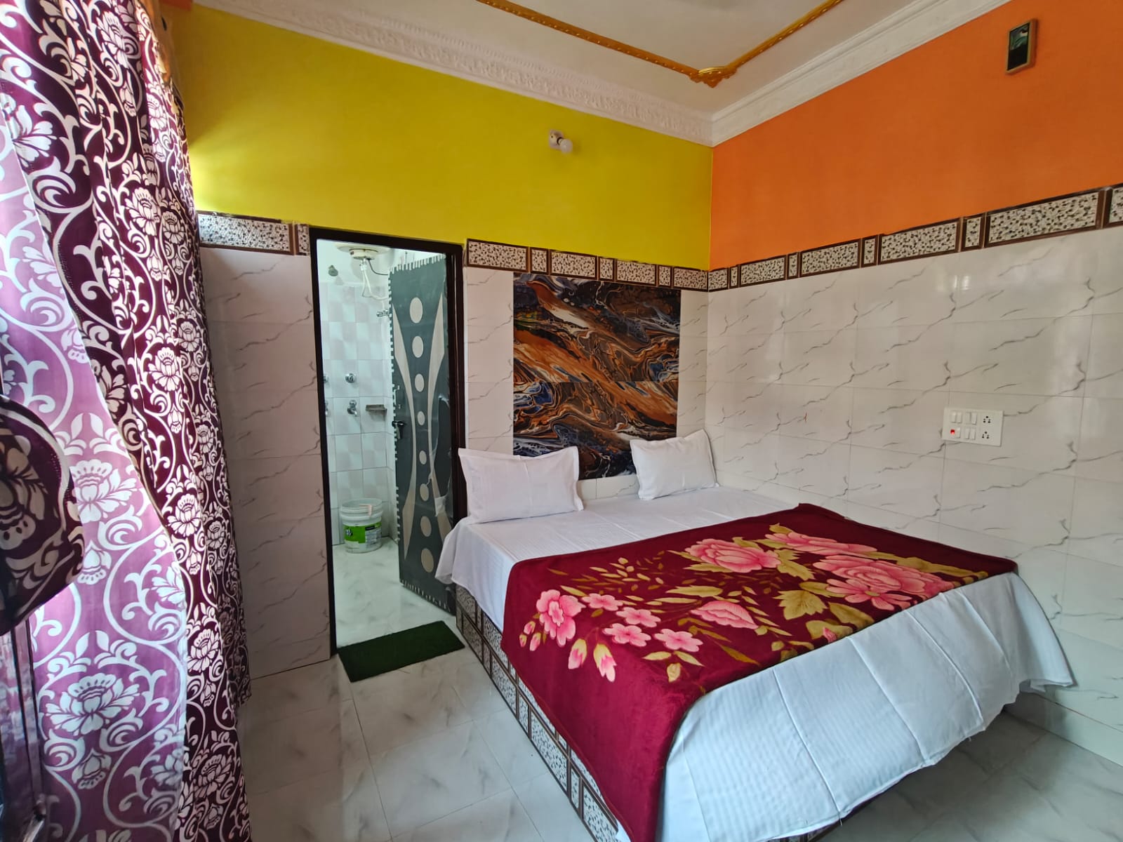 Shiv Shakti Guest House - Tap to explore photos