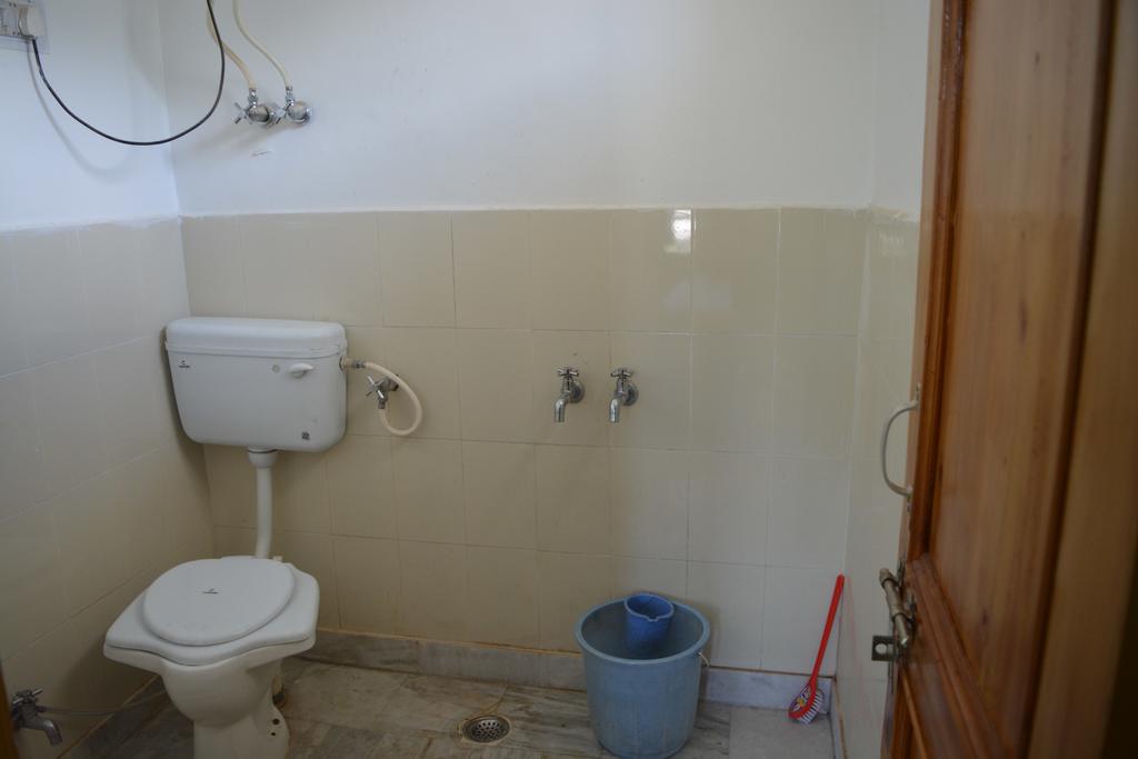 Adb Rooms Dharmendra Home Stay - Tap to explore photos