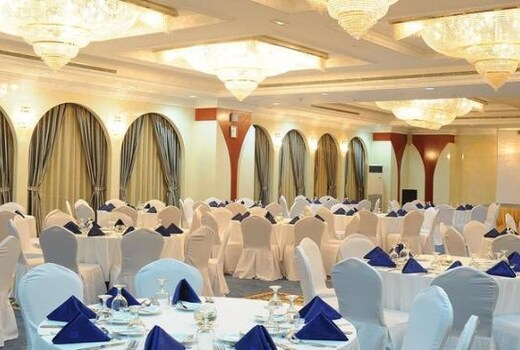 Holiday Inn Bur Dubai Embassy District Dubai Price Address Reviews