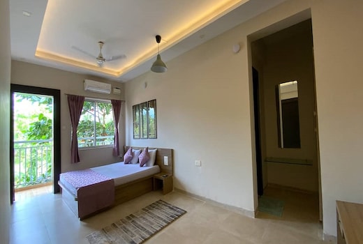 Charming 2 bedroom apartment with pool