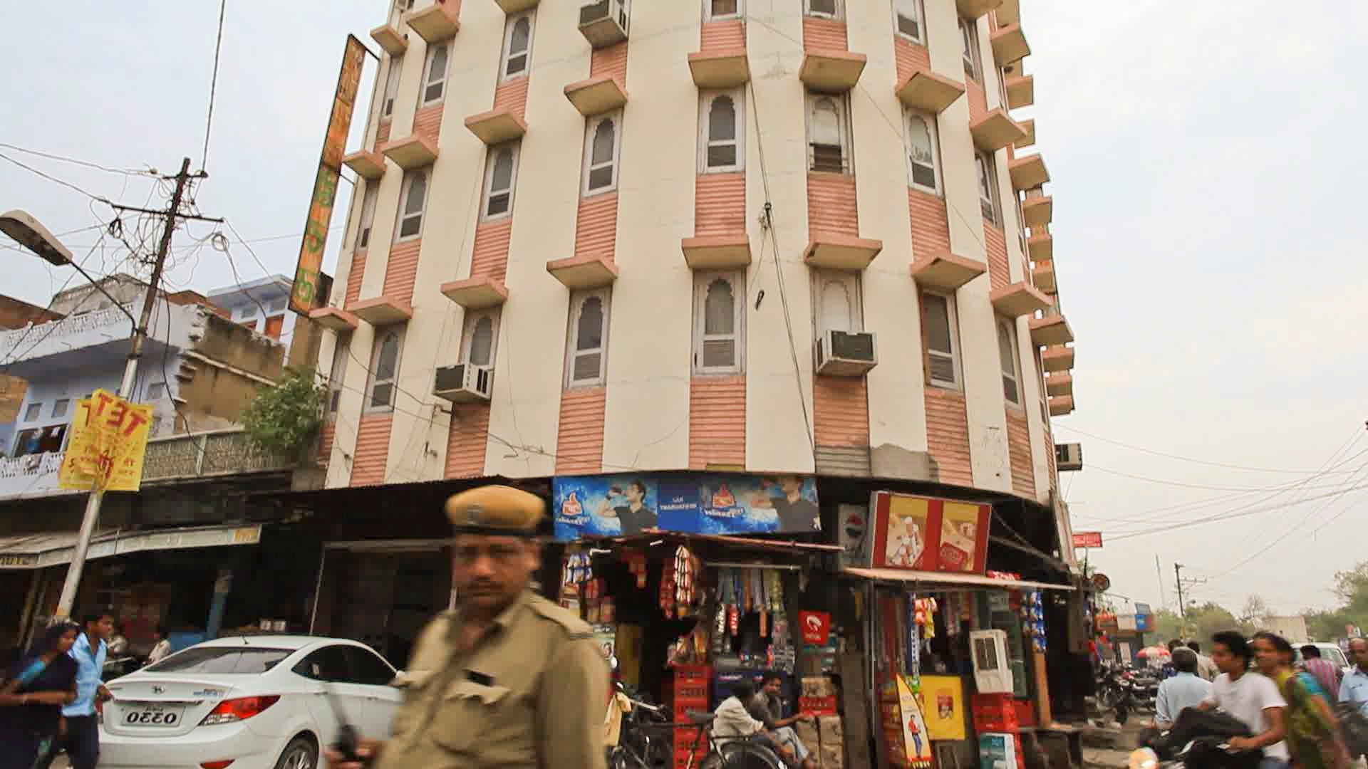Hotel Shalimar - Tap to explore photos