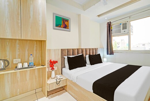 Hotel O Luxury Inn
