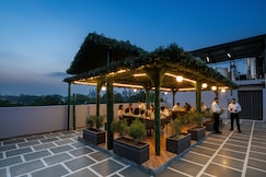 Hotel Uptown - Luxury Restaurant & Rooftop Near Connaught Place, Delhi