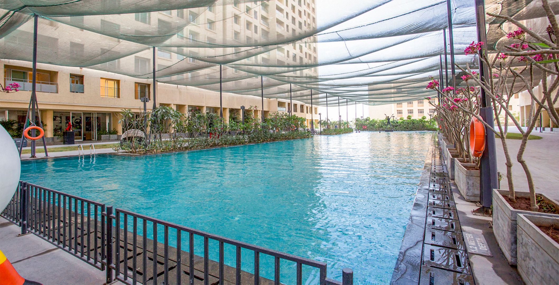 Aarya Stays: Spacious 2 Bedroom Near Viviana Mall - Tap to explore photos