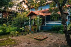 PorchiMai House near Anjuna Rooftop plunge pool, Goa