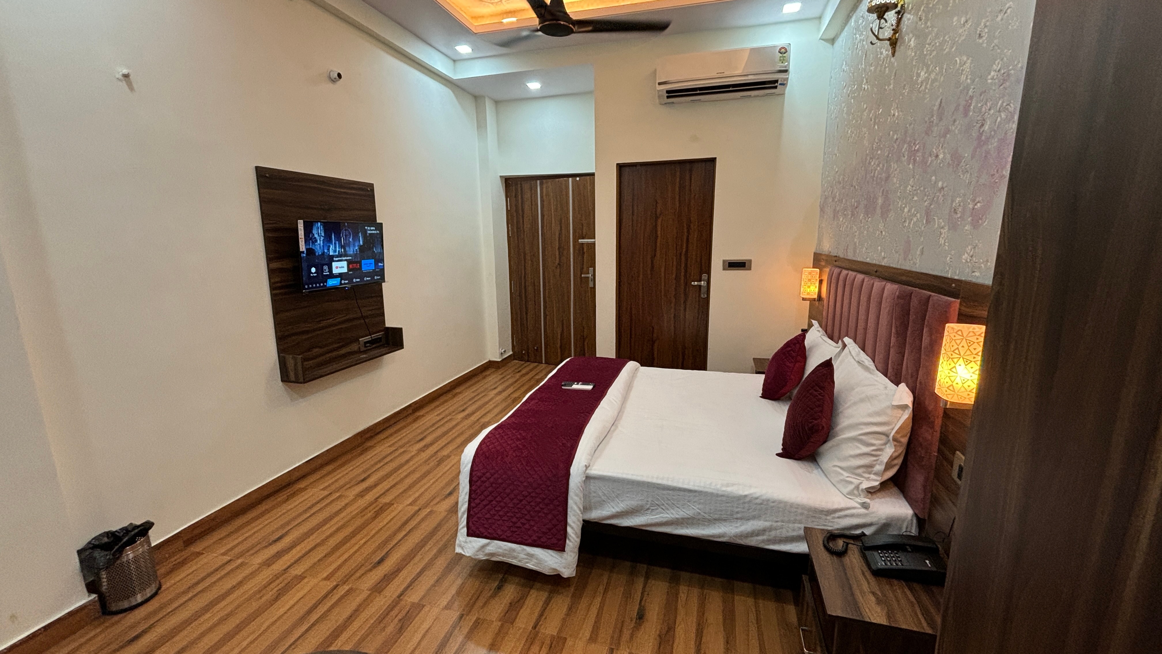 Hotel Downtown - Vaishali Nagar - Tap to explore photos