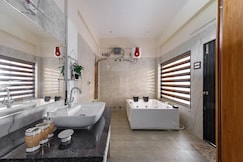 Tropicana Twins by StayJade|Jacuzzi|BBQ|Bonfire, Bangalore