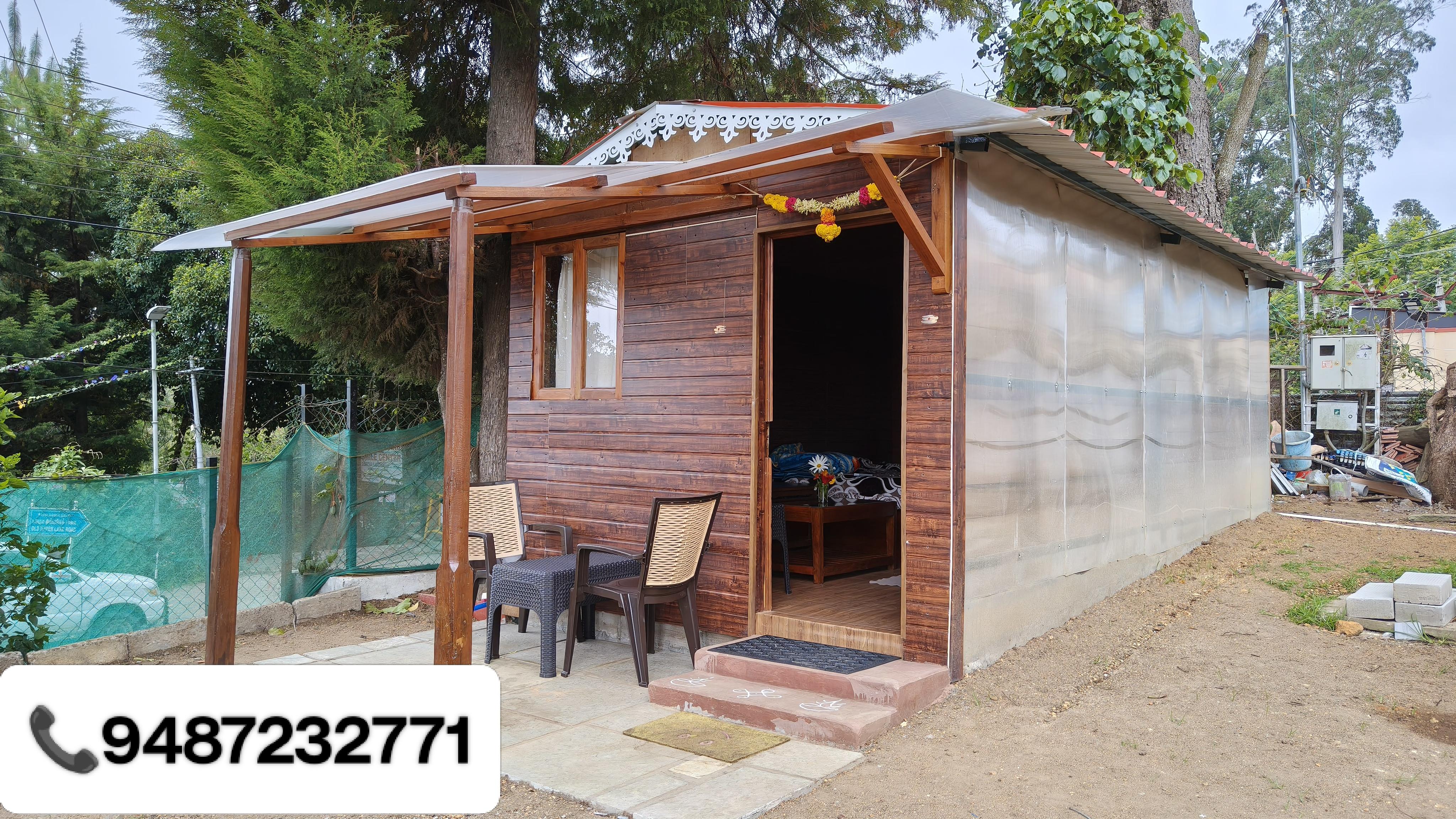 Garden Hide  Cozy Wooden Stay - Tap to explore photos