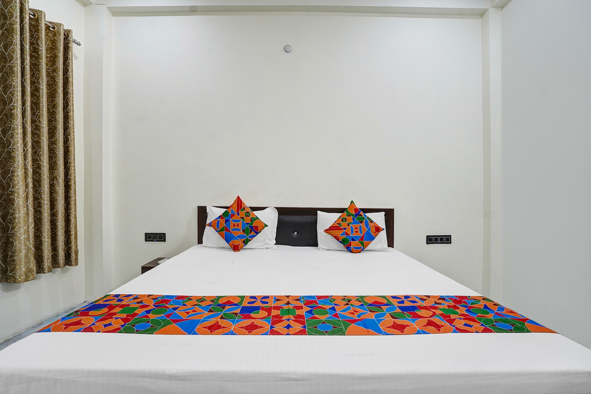FabHotel Sri Ram Milan Palace - Tap to explore photos