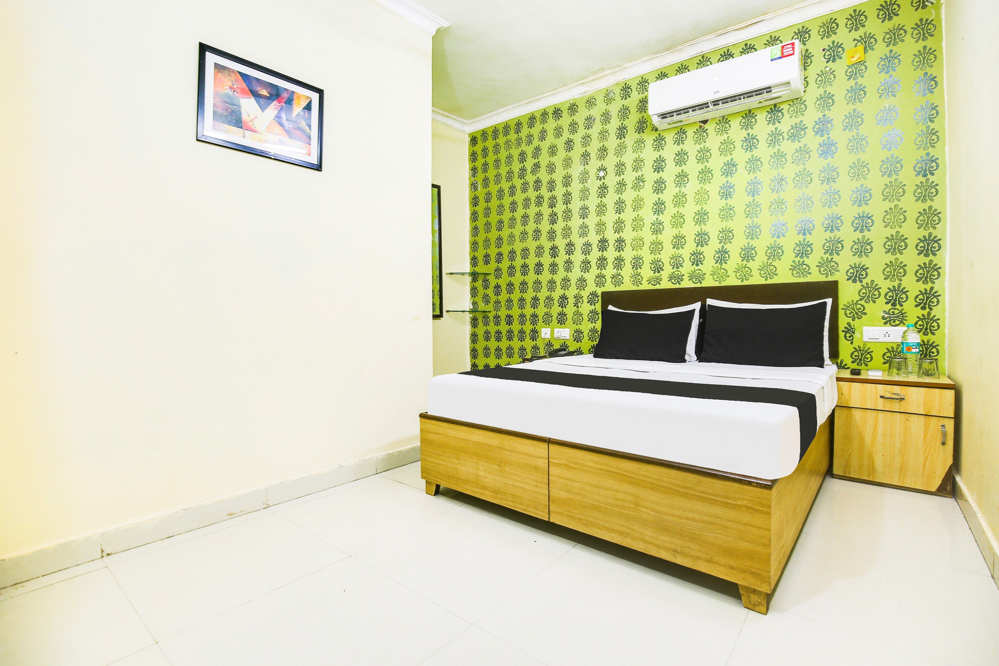 Hotel O Zirakpur Bus Stand Formerly Hotel Umang - Tap to explore photos