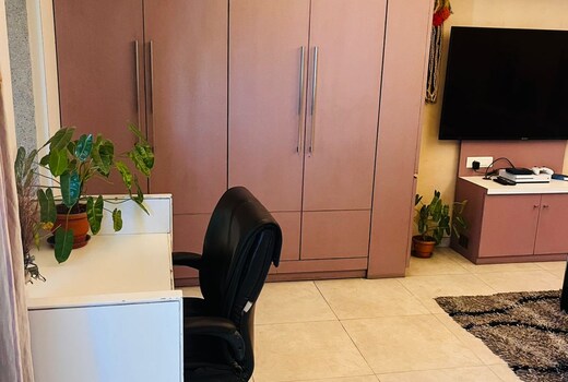 Rose Room | Studio Apartment