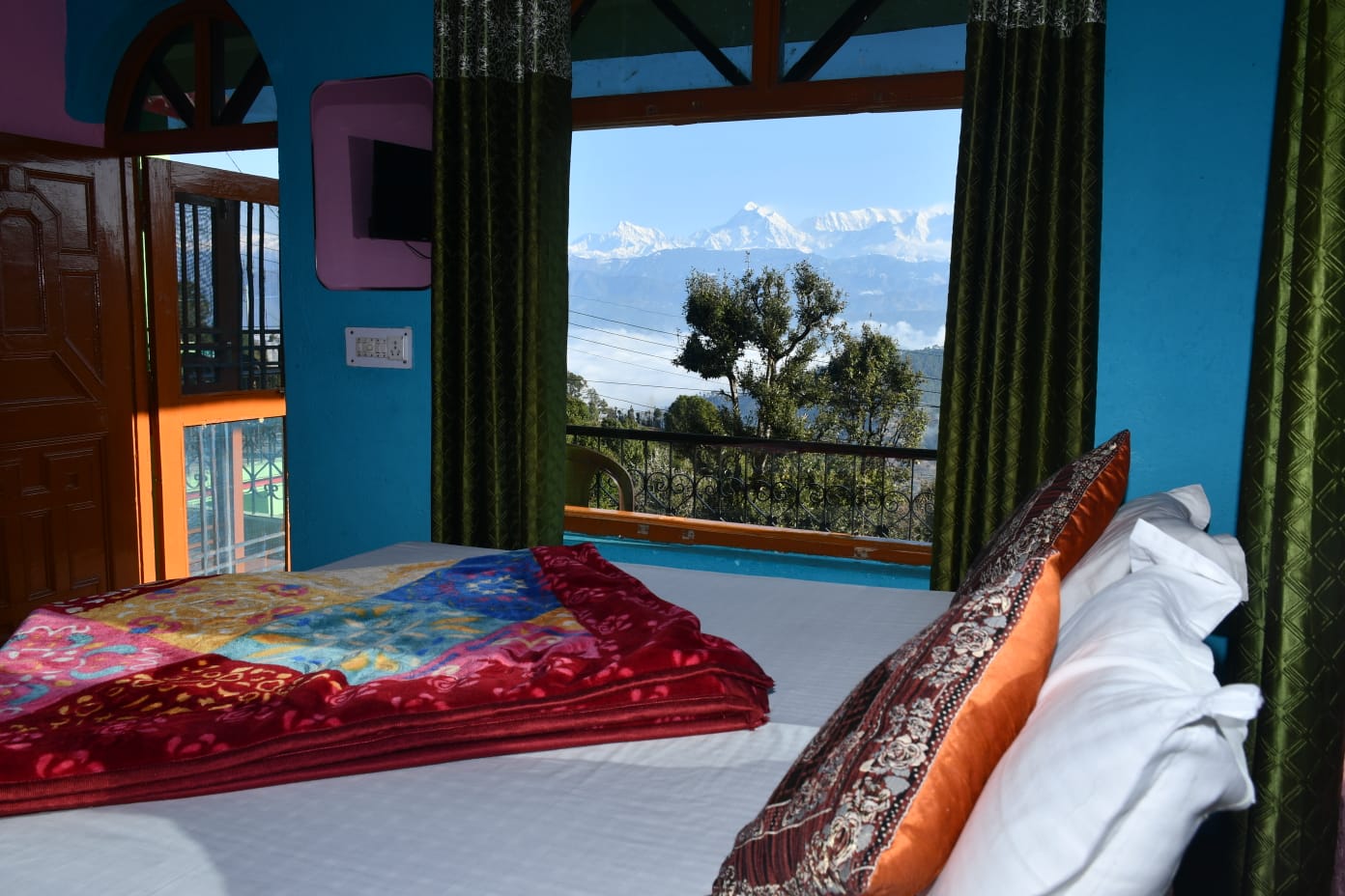 Kausani Inn Home Stay - Tap to explore photos