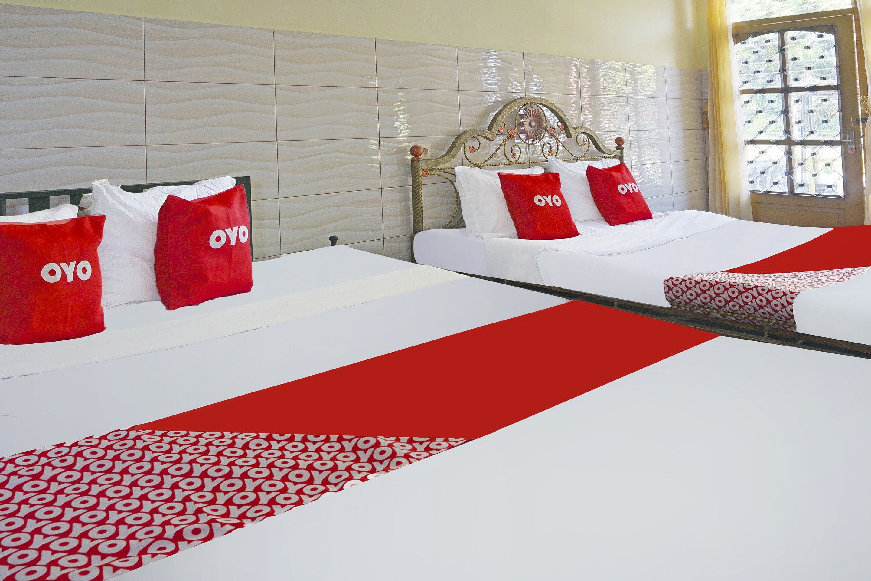 Putih Mulia Homestay Syariah - Tap to explore photos