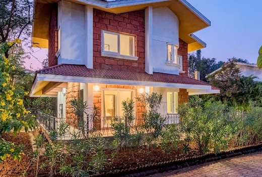 Villa Cedar by Deshco Hotels and Villas