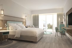 DoubleTree by Hilton Mangroovy El Gouna Resort,  أولا
