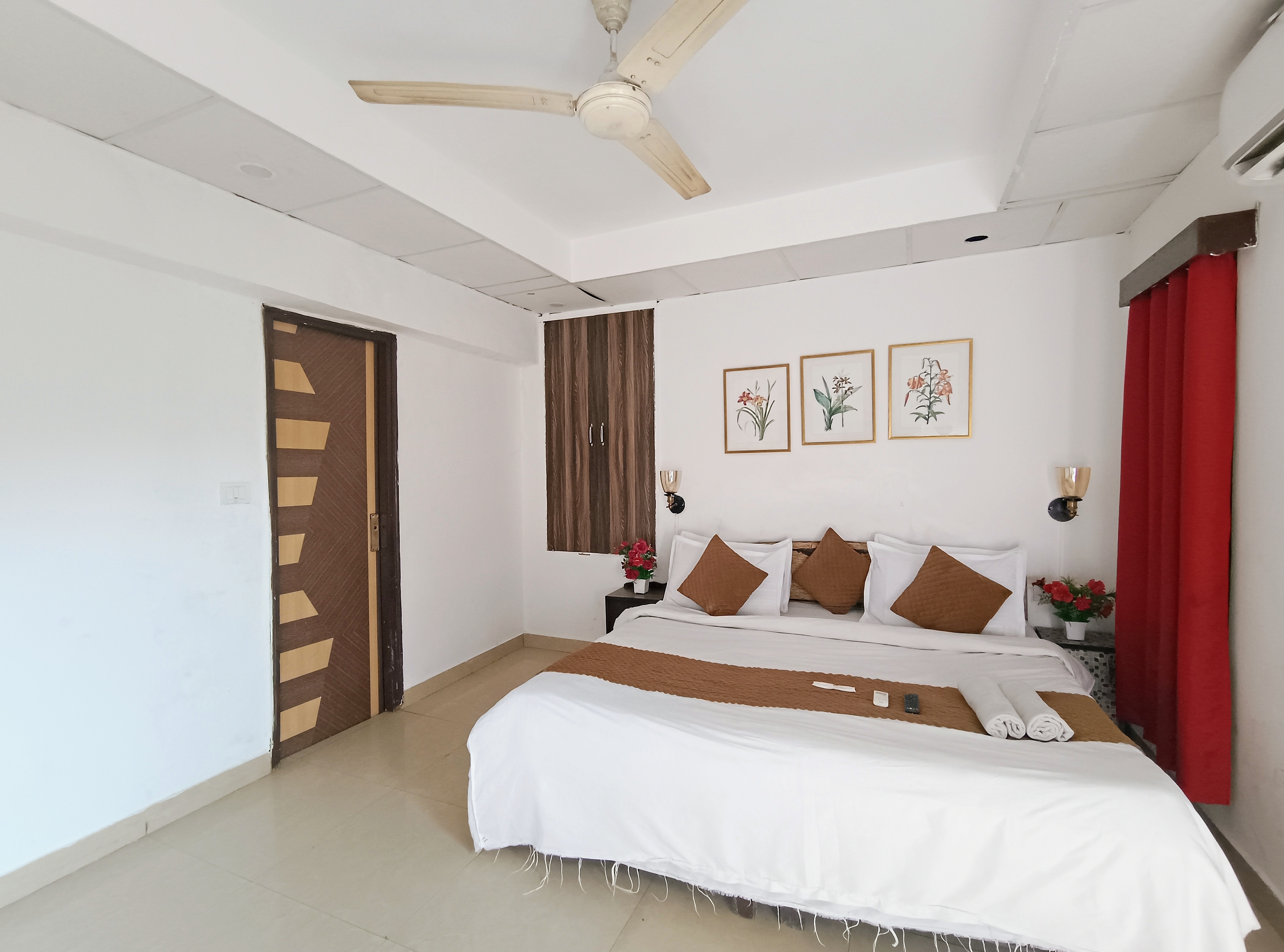 hotel coastal residency - Tap to explore photos