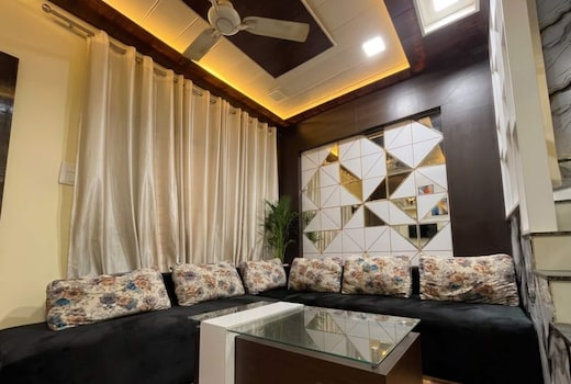 Modern 4BHK at Nipania