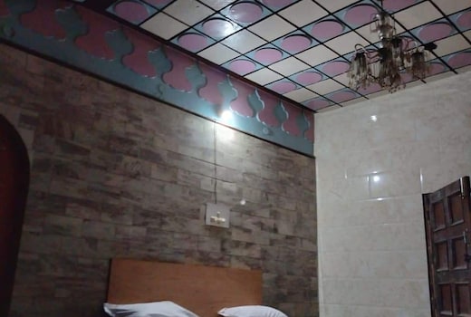 Hotel O Blue Moon