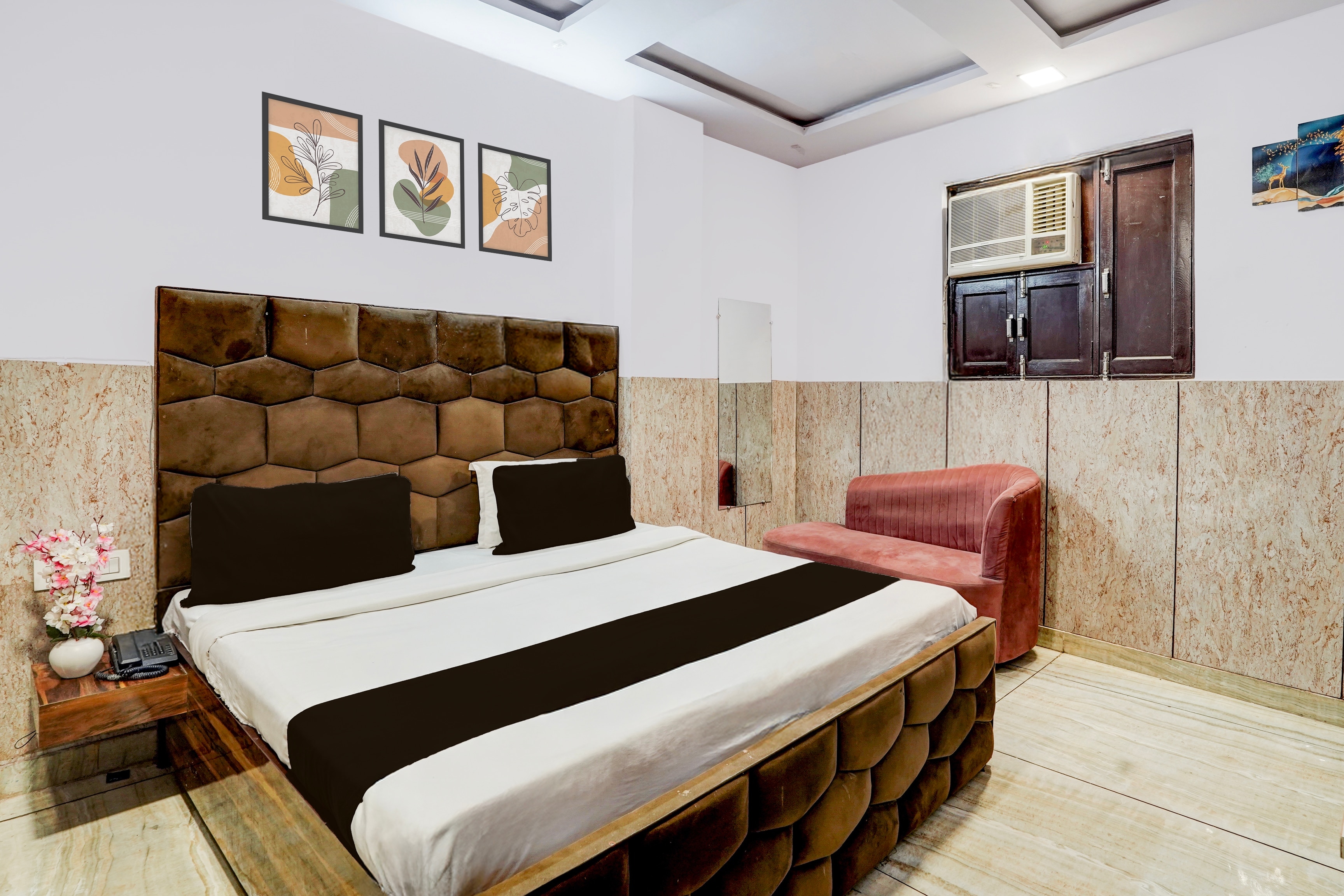 Collection O Jahangirpuri Metro Station Formerly SP Rooms - Tap to explore photos