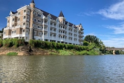 Dew River Castle I Lake View 1BHK  Aluva, Cochin