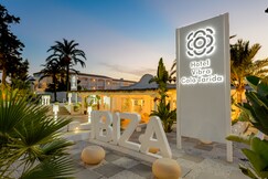 Hotel Vibra Cala Tarida, إيبيزا