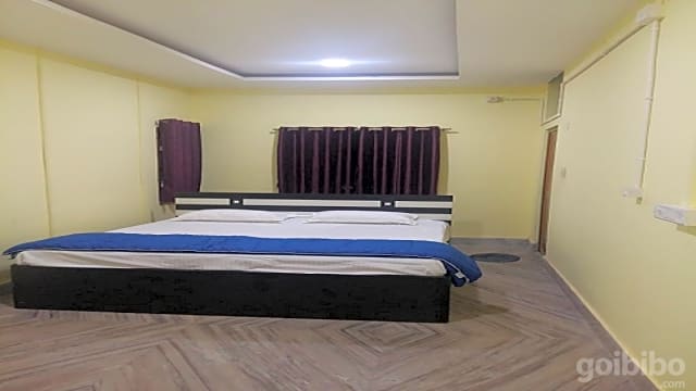 Shivangi Guest House - Tap to explore photos