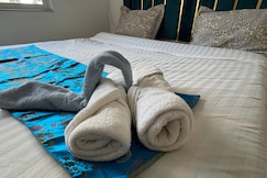 Pixiestays Lotus Skyline Malad East, Thane