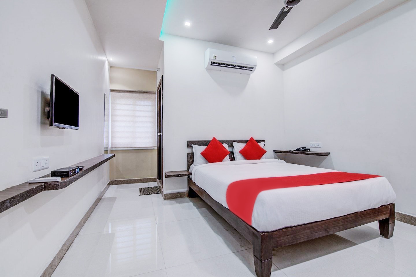 Hotel Sai Vihar - Tap to explore photos