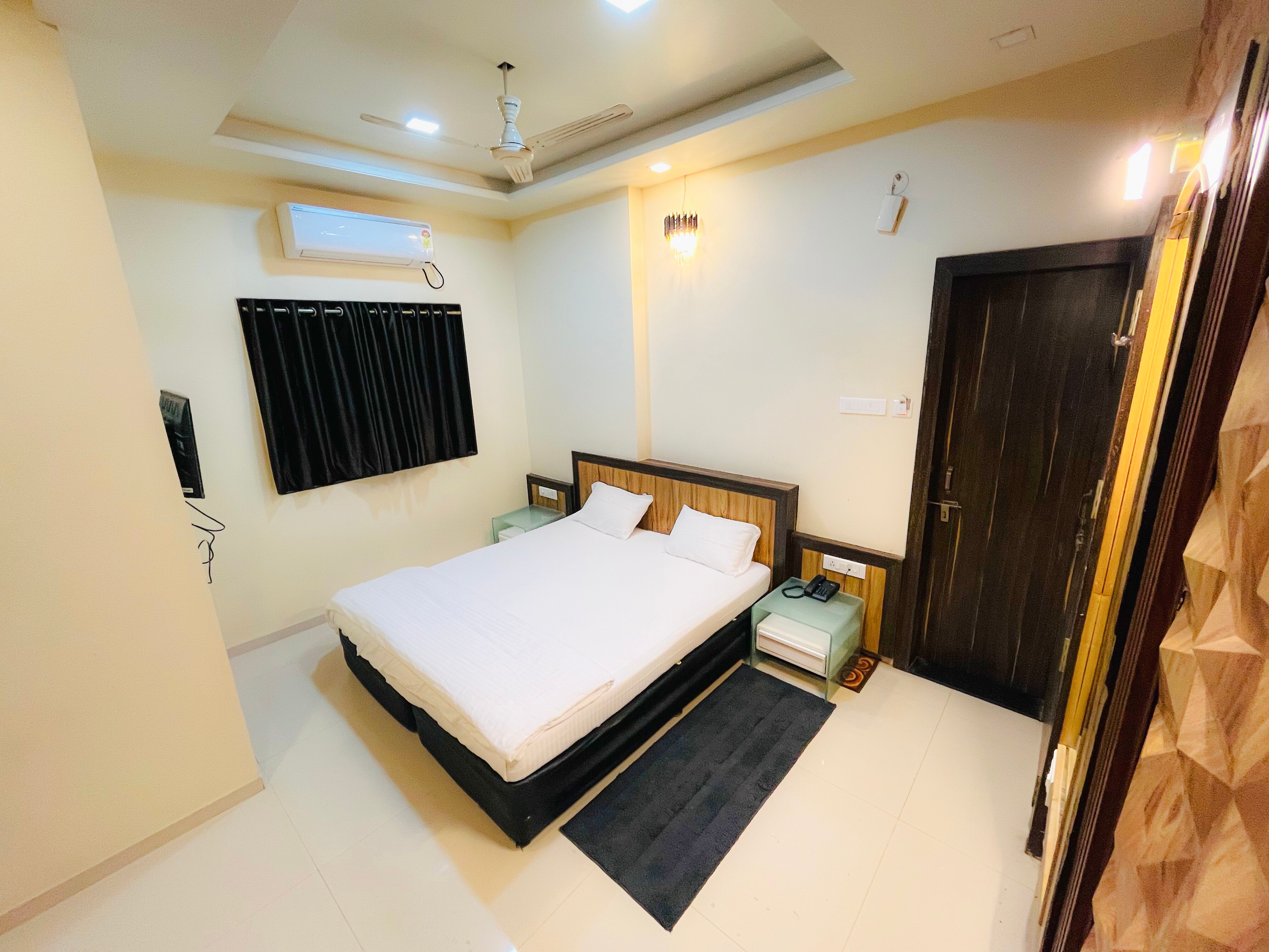 Shree Datta Hotel - Tap to explore photos