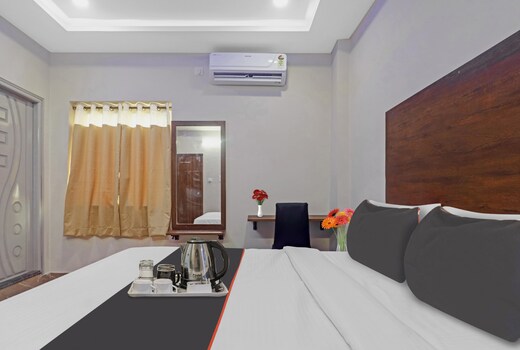 Super Capital O Srinika Inn