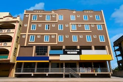 Townhouse Oak Mancherial Railway Station Formerly Vishnu Residency, Mancherial