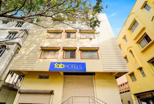 FabHotel NAR Comforts