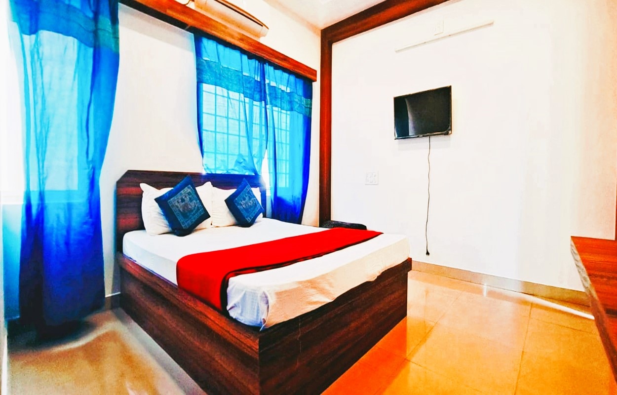 Gopi Residency - Tap to explore photos