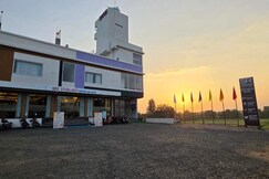 Starlight Restro and Hotel, Sohagpur