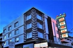 Hotel Le Benz near NDLS Station & City Centre, Delhi