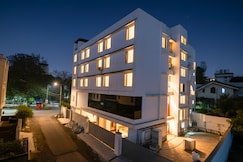 Samrat Studios  Boutique 4   Apart Hotel  Mundhwa, Pune