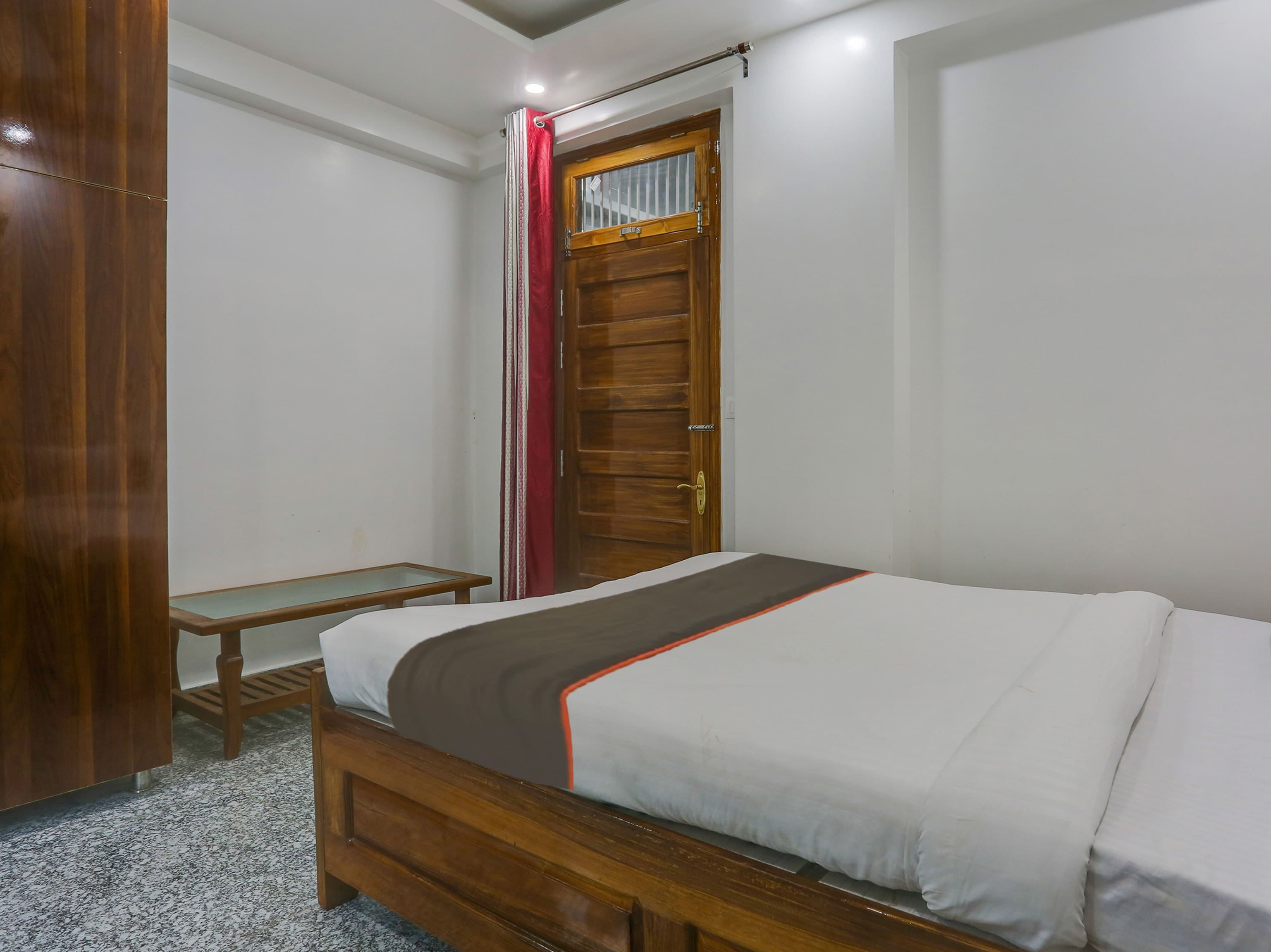 Collection O Sagar Inn - Tap to explore photos