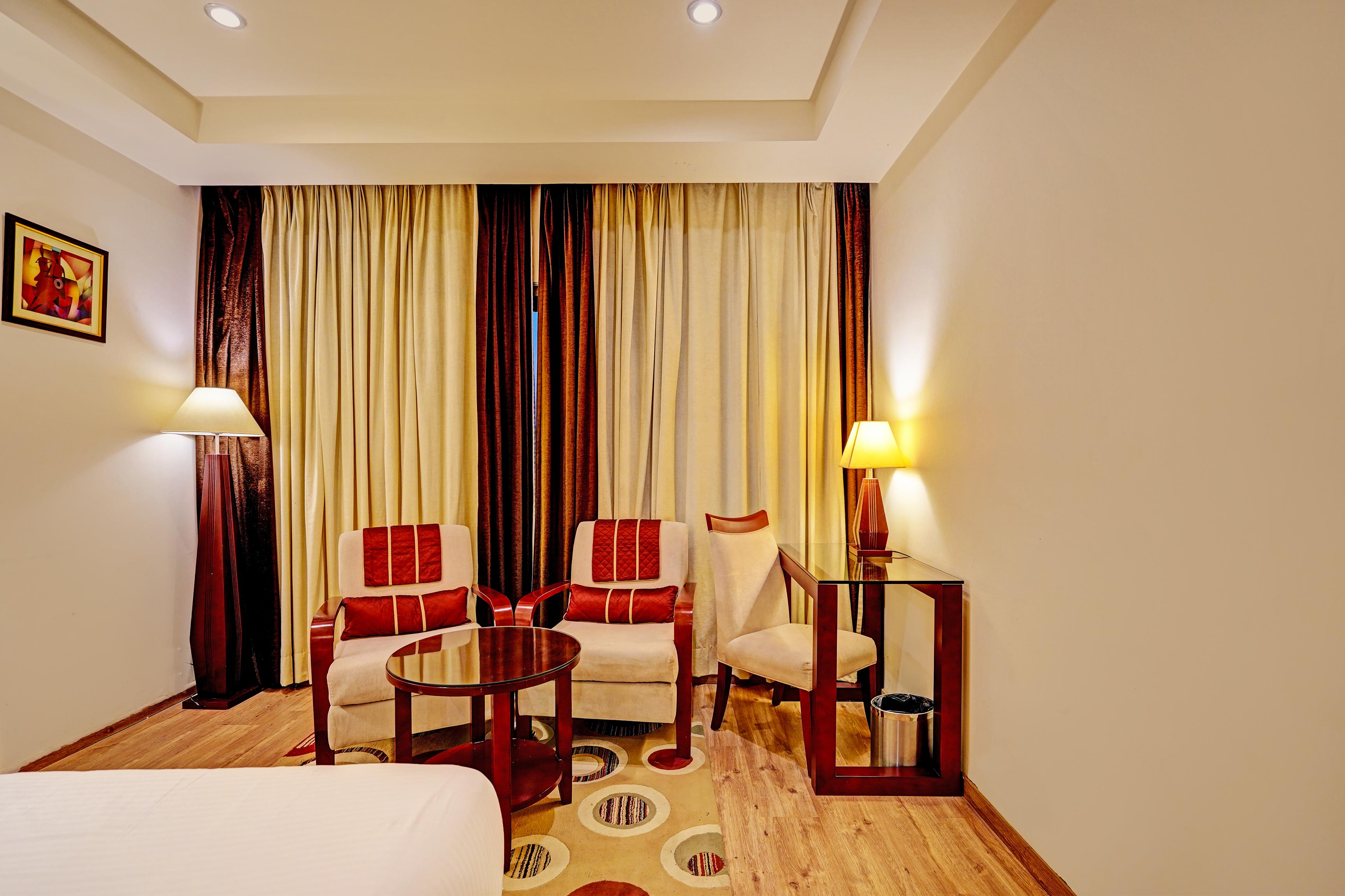 Hotel City Mark - 500 Mtrs from Gurgaon Sadar Bazar - Tap to explore photos