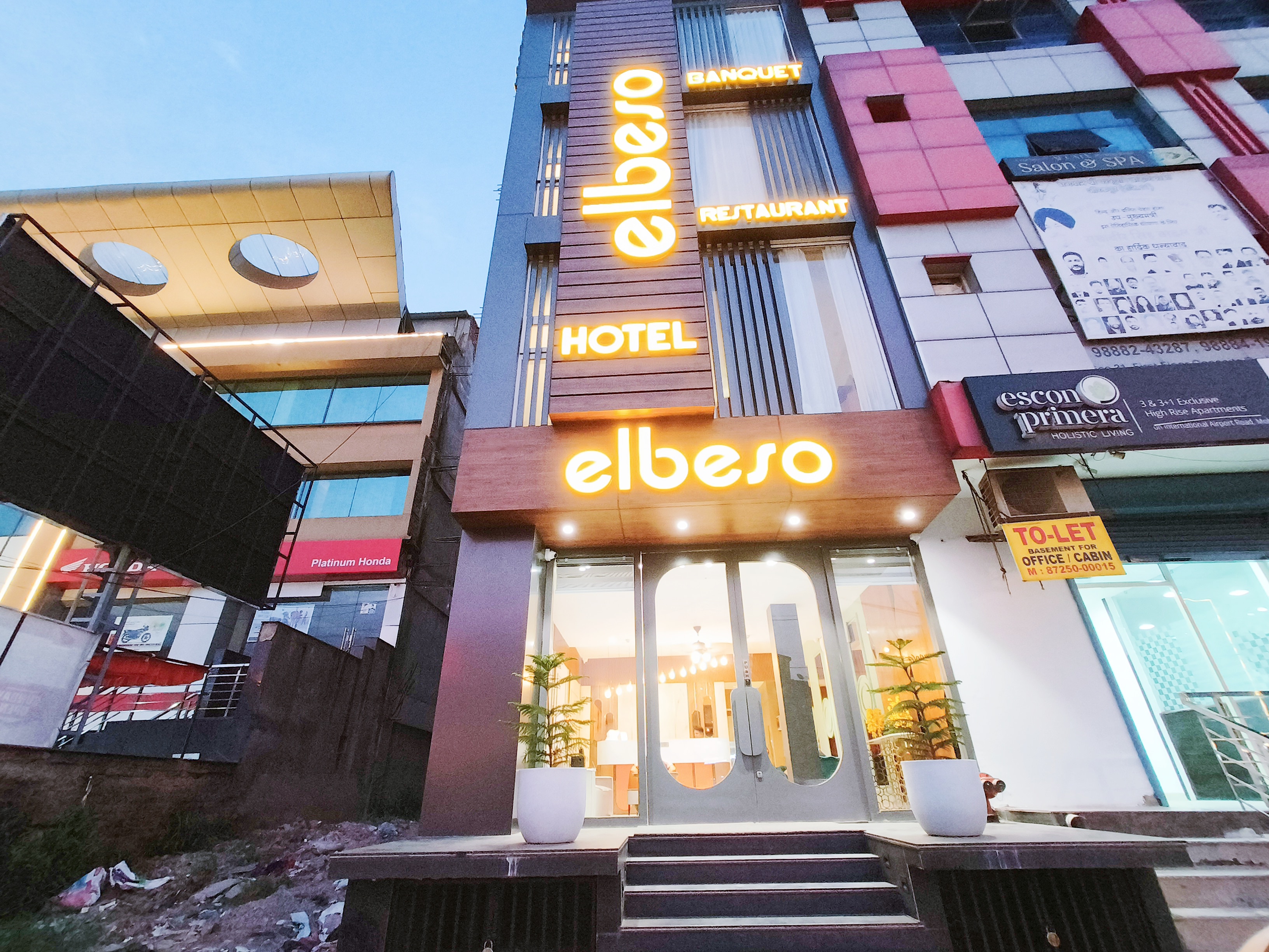 Hotel Elbeso Zirakpur - Tap to explore photos