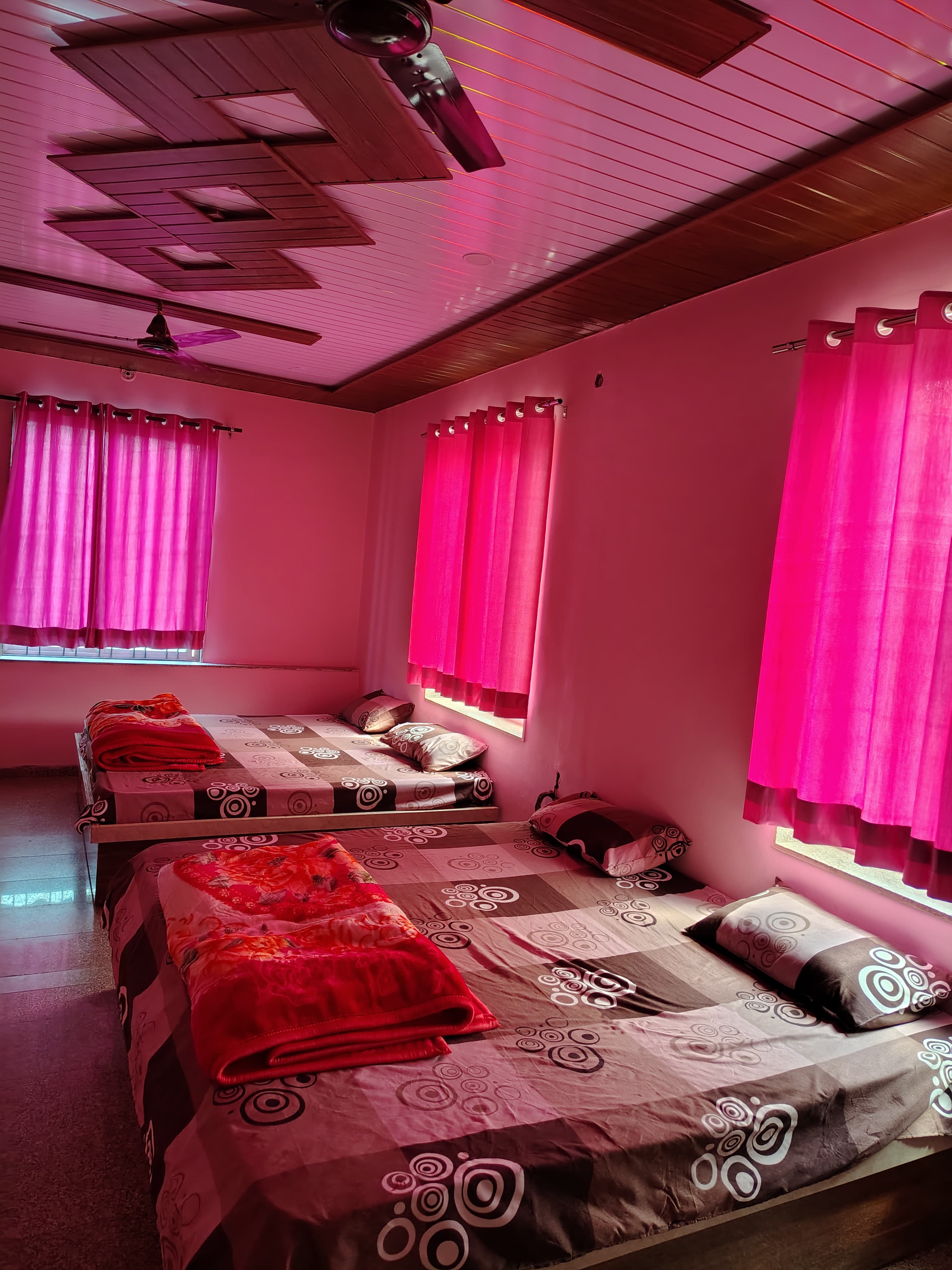 Hotel Palak palace - Tap to explore photos