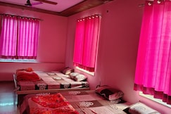 Hotel Palak palace, Reengus