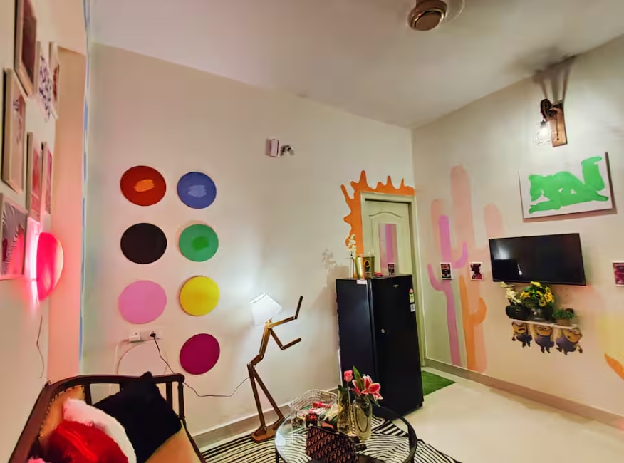 Private-1BHK- House of colors - (Ankani staay) 𝗕𝗢𝗢𝗞 Hyderabad Apartment