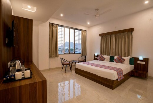 Atithi Bhanwar hotel & banquet hall