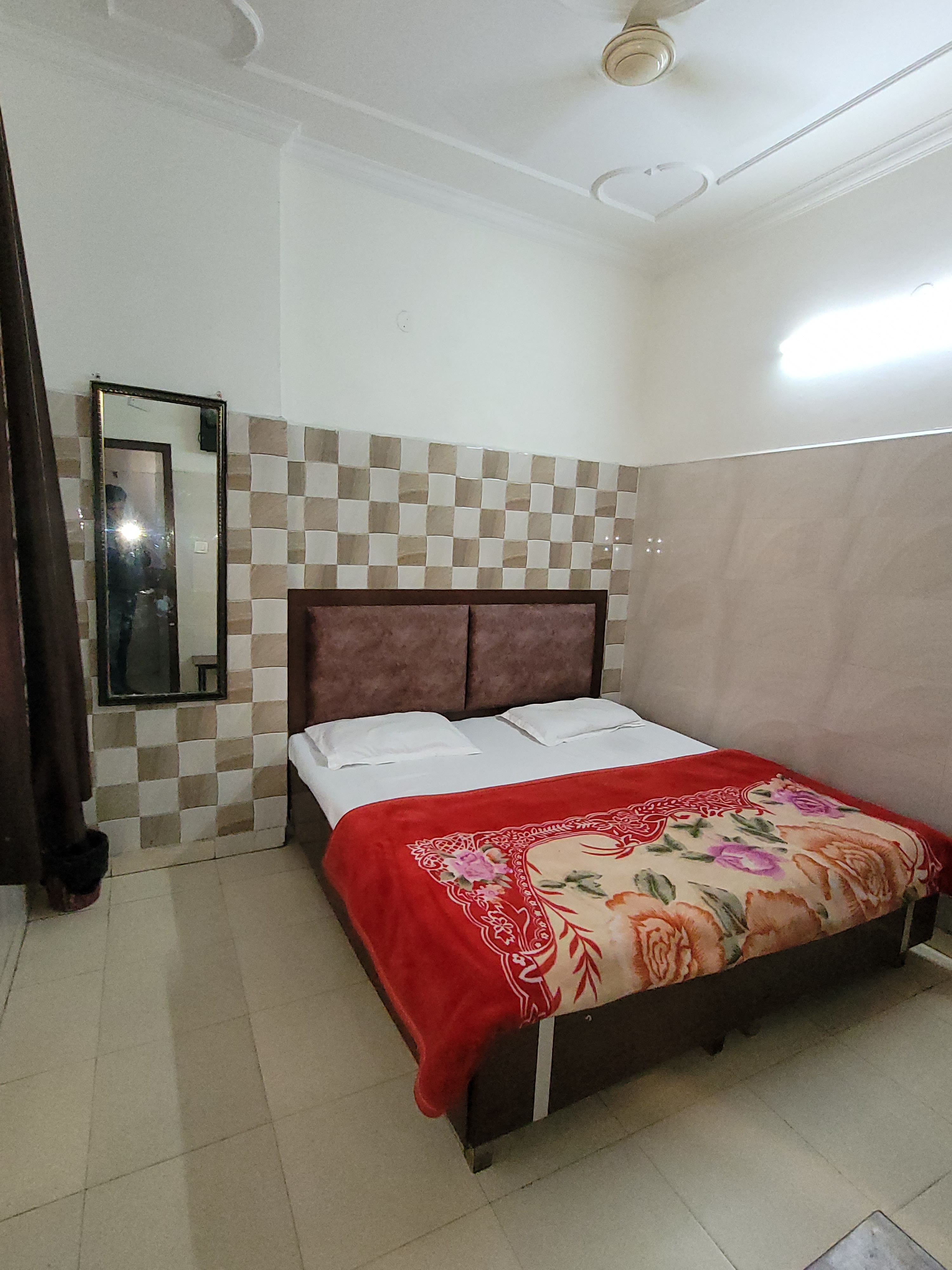 Asha Guest House - Tap to explore photos
