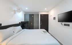 Hivee1 Room Living Non Ac