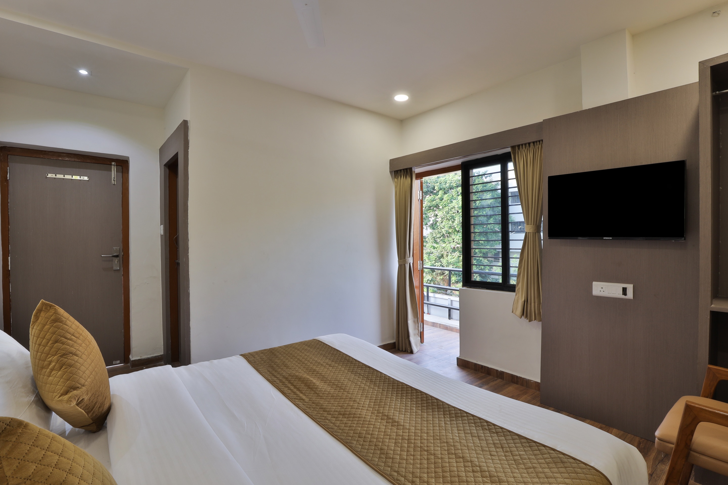 HOTEL TGR ROOMS - Tap to explore photos