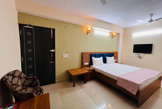 Urbanspace by Luxurinn 1BHK Apartment